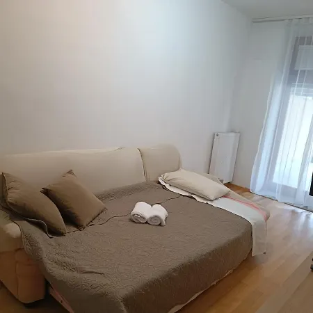 Apartma *